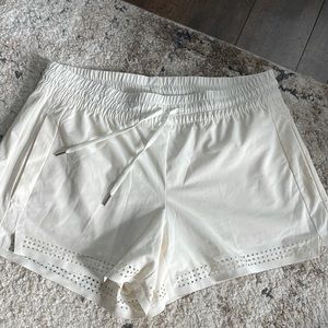 Athleta cream shorts